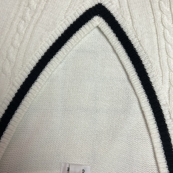 black and white cardigan from garage XS but fit like a S too almost new - Picture 4 of 4